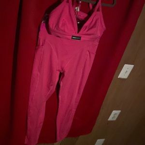 Savage x Fenty set. Low impact bralette & high wasted leggings in hot pink